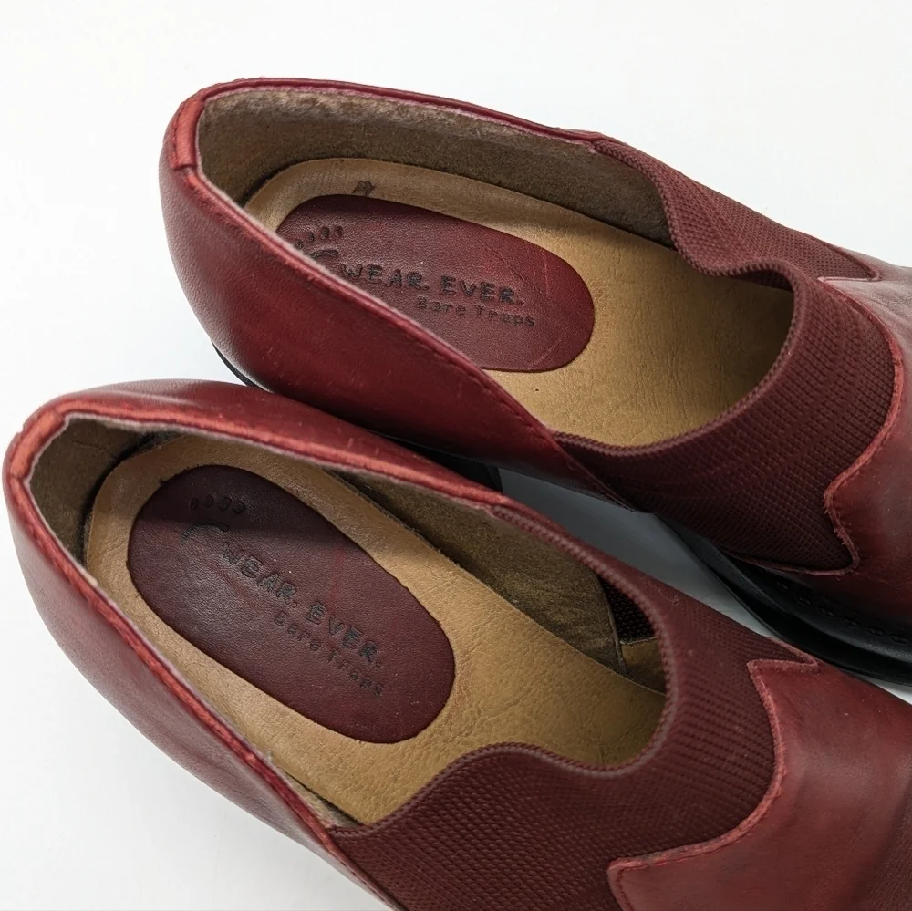 Bare Traps Wear Ever Red Leather Sidewinder Wedge Heel Slip On Loafer 6.5